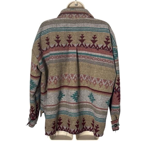 La Miel Southwest Aztec Print Button Front Shacket Size S - Picture 4 of 14